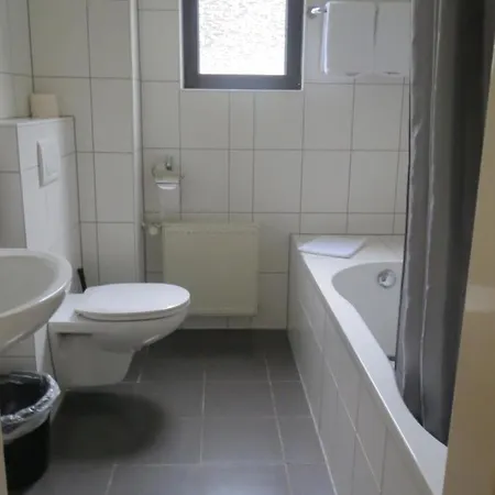 Πανσιόν Und Gaestehaus Gute Quelle 2*