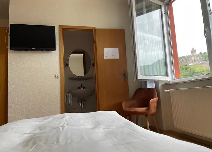 Und Gaestehaus Gute Quelle 招待所 3*